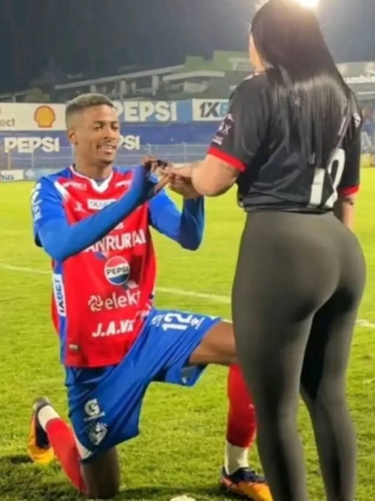 Bild zu: "Ist DAS der größte Liebes-Flop der Fußballgeschichte?"