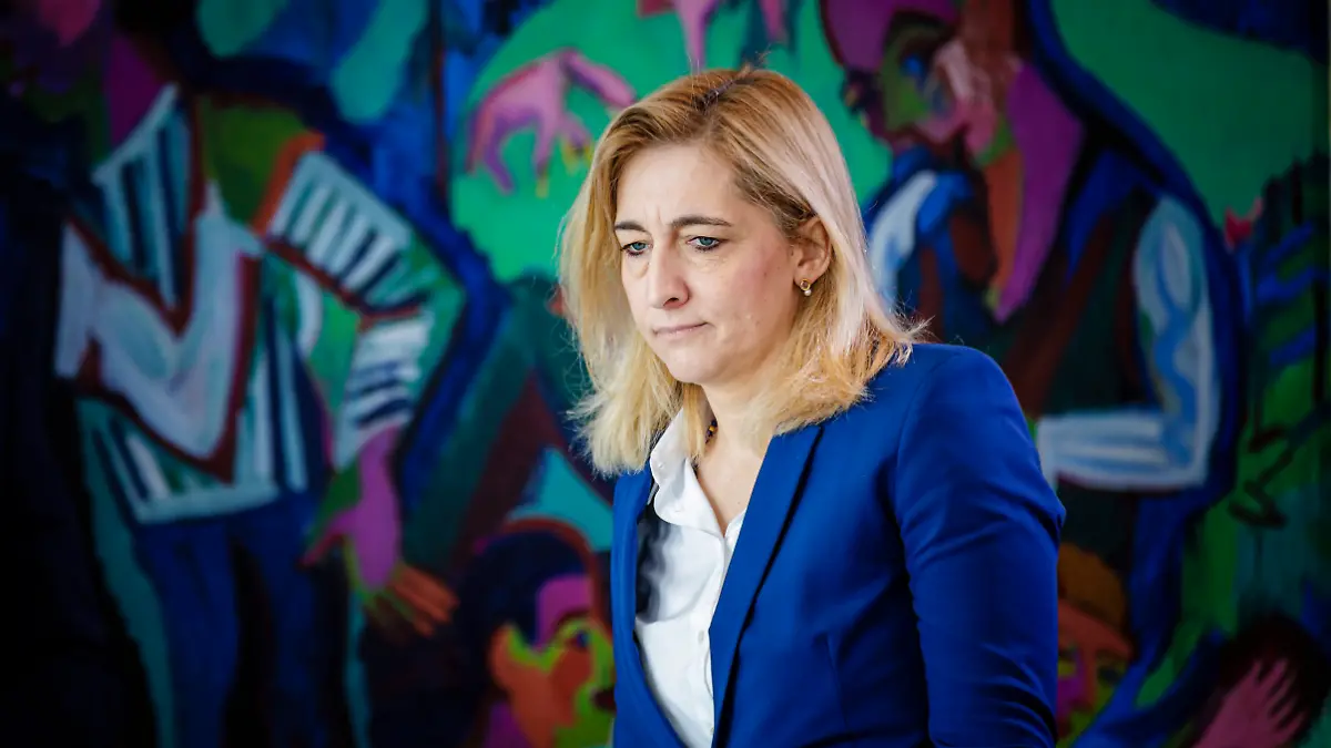 Nina Warken (CDU), Bundesministerin fuer Gesundheit, aufgenommen im Rahmen einer Kabinettssitzung. Berlin, 25.02.2026.