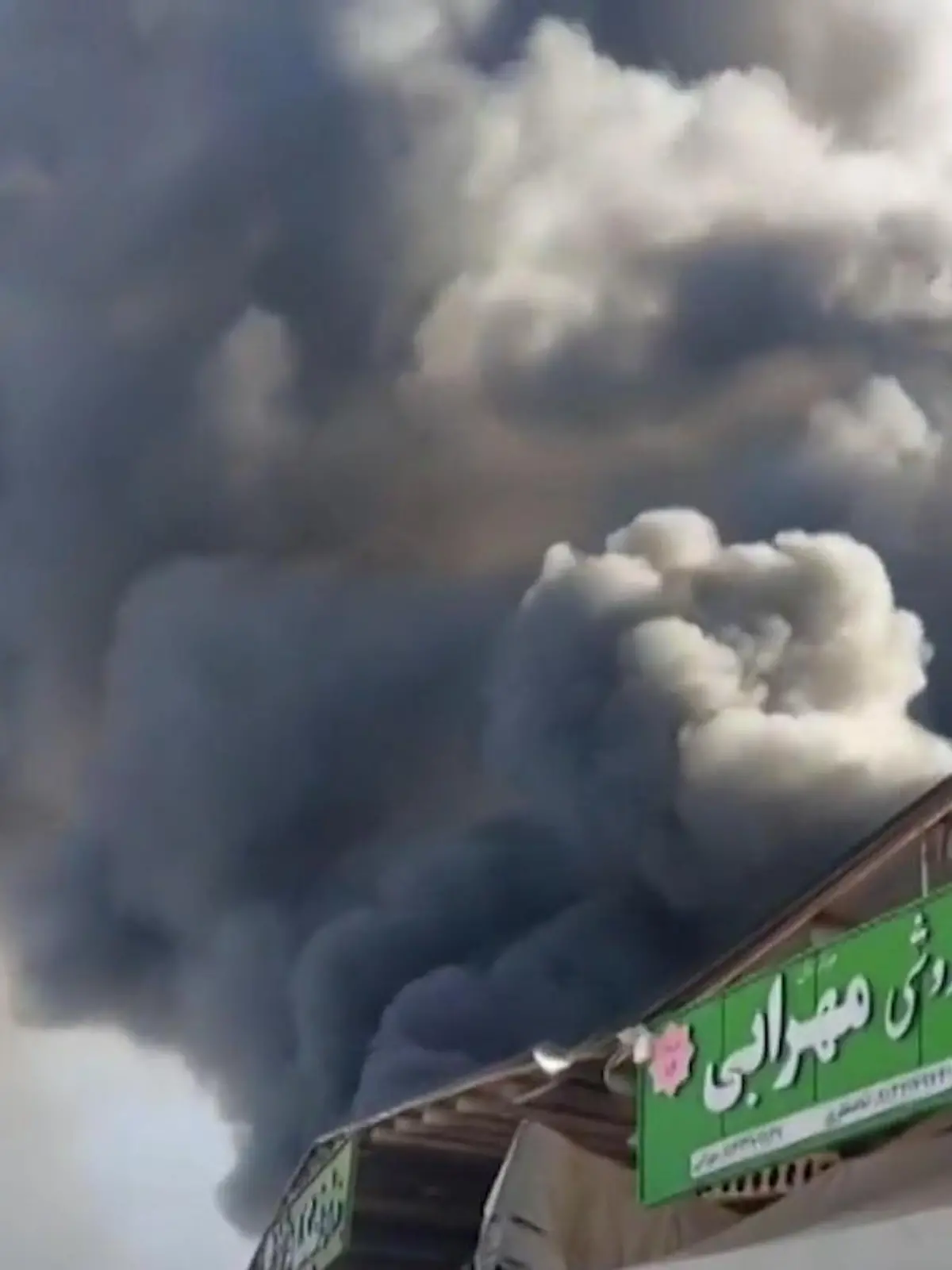 Bild zu: "Auf Obst- und Gemüsemarkt – Hubschrauber-Absturz im Iran"