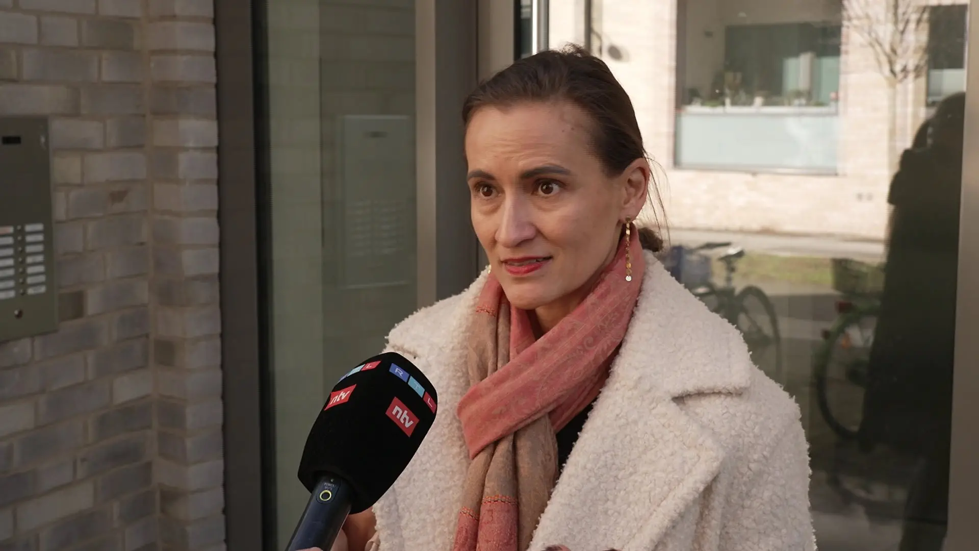 Viele Nachbarn erzählen RTL, sie hätten nie gedacht, dass sich gerade in diesem Teil von Hamburg-Altona so ein brutales Verbrechen ereignen kann.