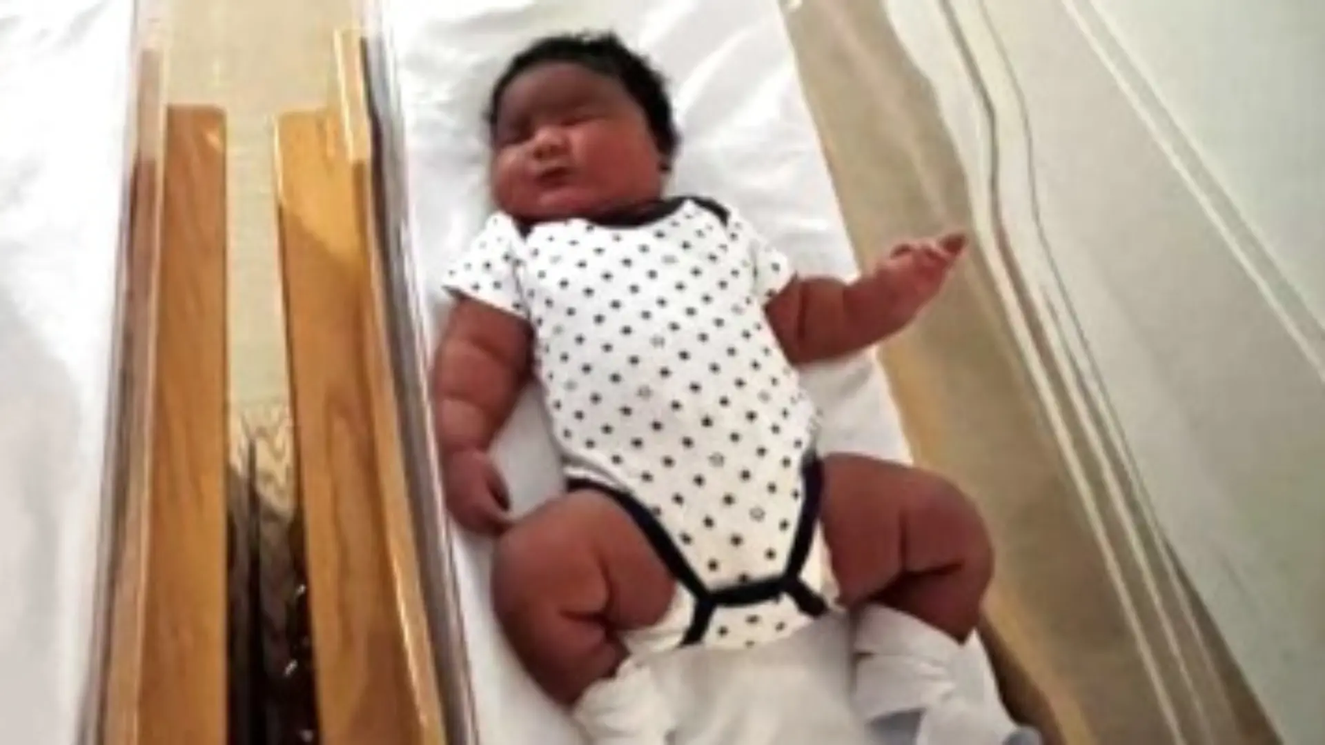 Shawn Jr. kam im Cayuga Medical Center im US-Bundesstaat New York zur Welt und wog schon 5,9 Kilogramm.