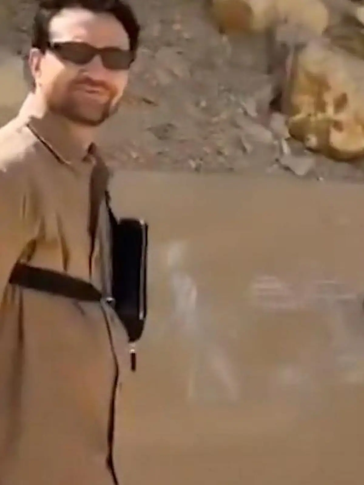 Bild zu: "Tourguide beschmiert 4.000 Jahre alte Pyramide – DIESE Kritzelei könnte Knast bedeuten"