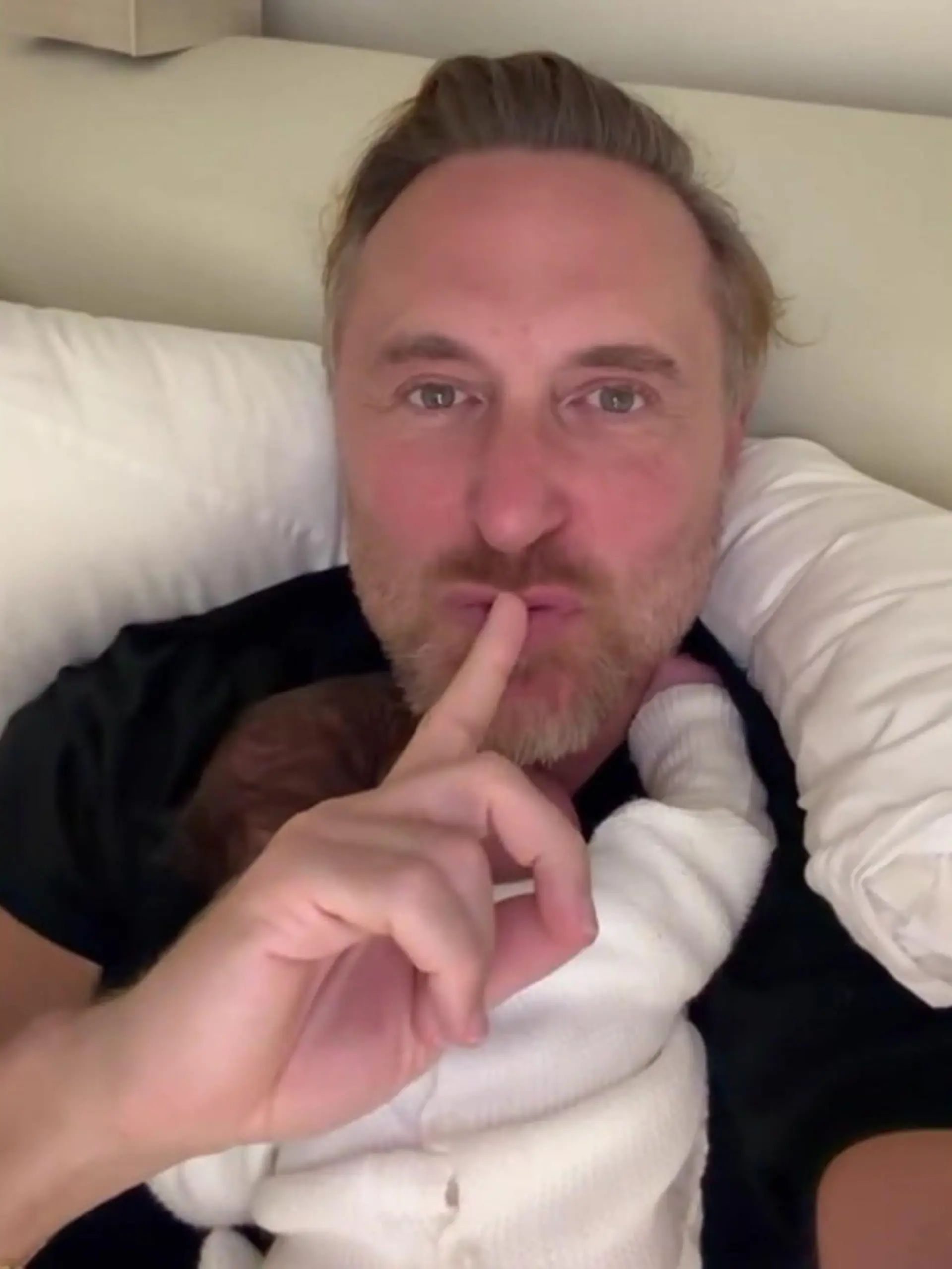 Bild zu: "David Guetta ist zum vierten Mal Vater geworden"
