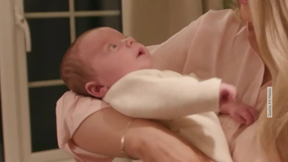 Hugo ist ein medizinisches Wunder Geburt nach Gebärmuttertransplantation