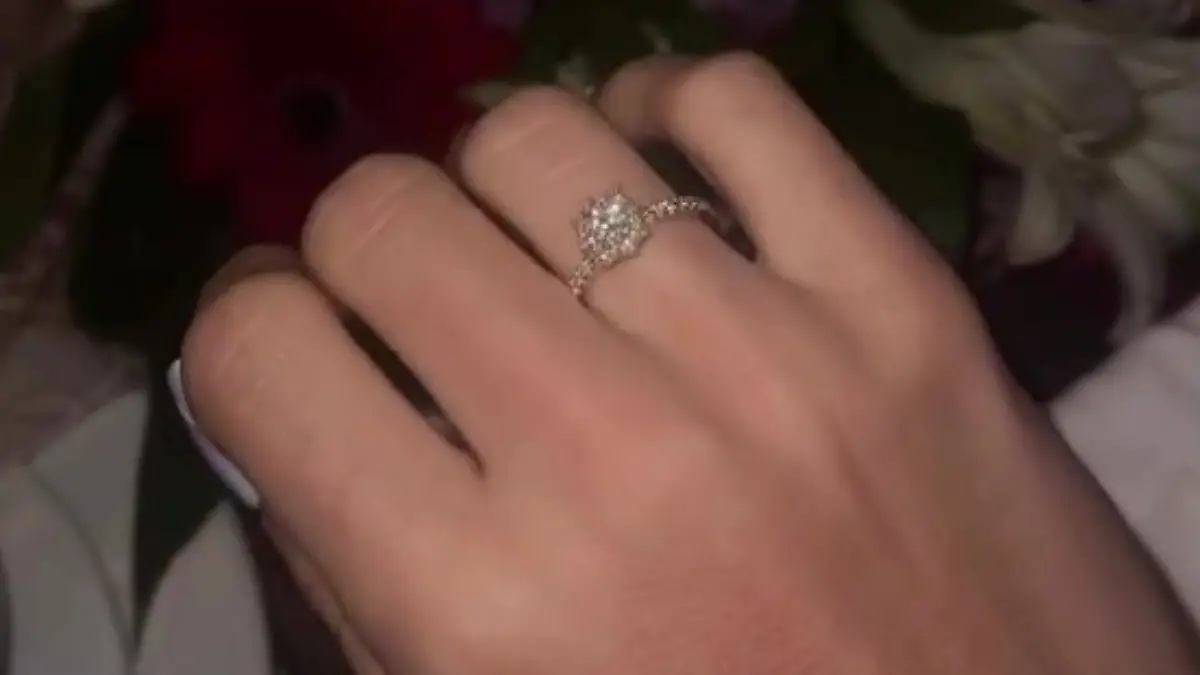 Auf Instagram teilt Chiara Antonella auch ein Foto des Verlobungsrings.