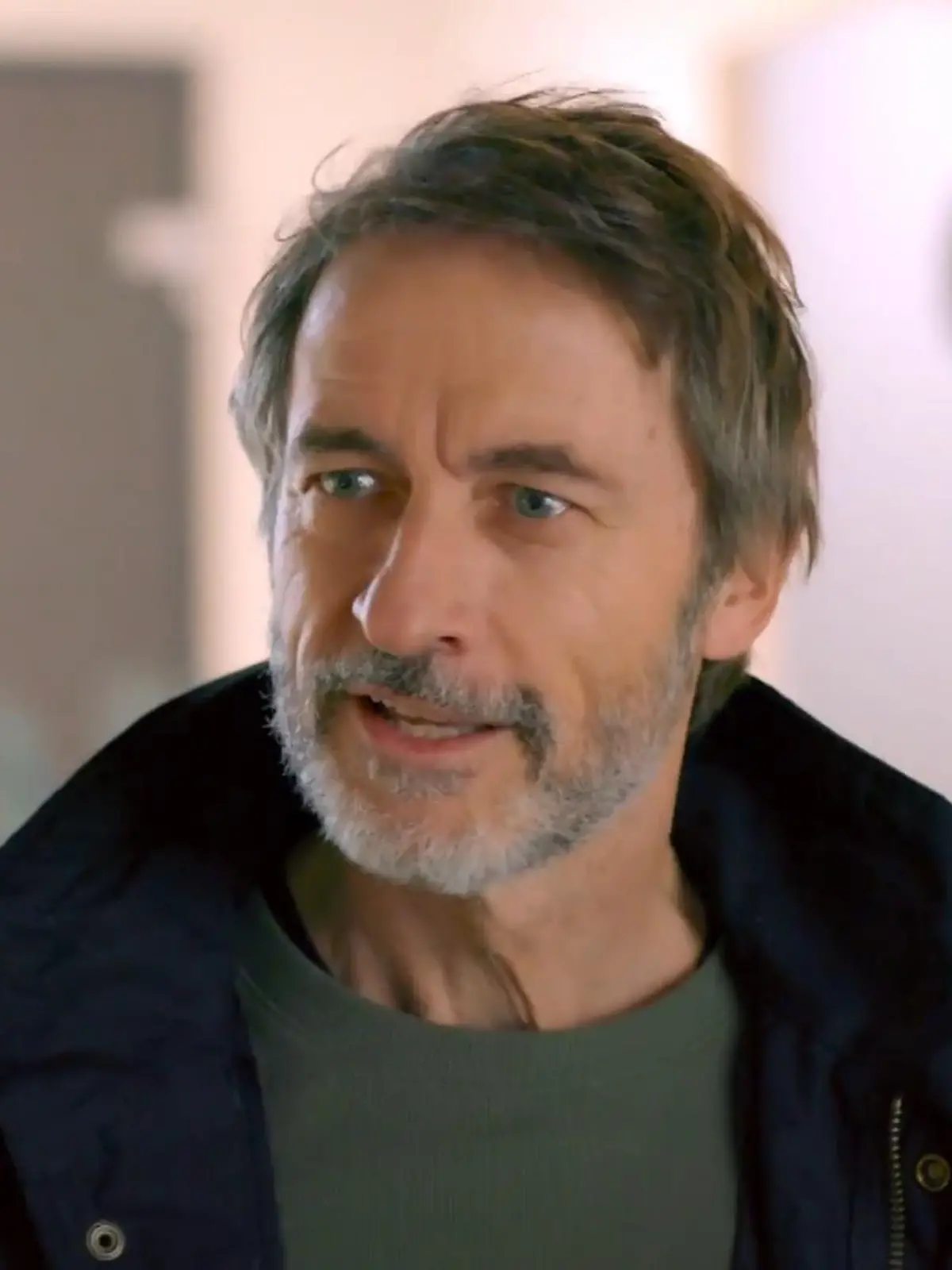 Unter uns: Jori schlägt Stella vor, aus Köln wegzugehen