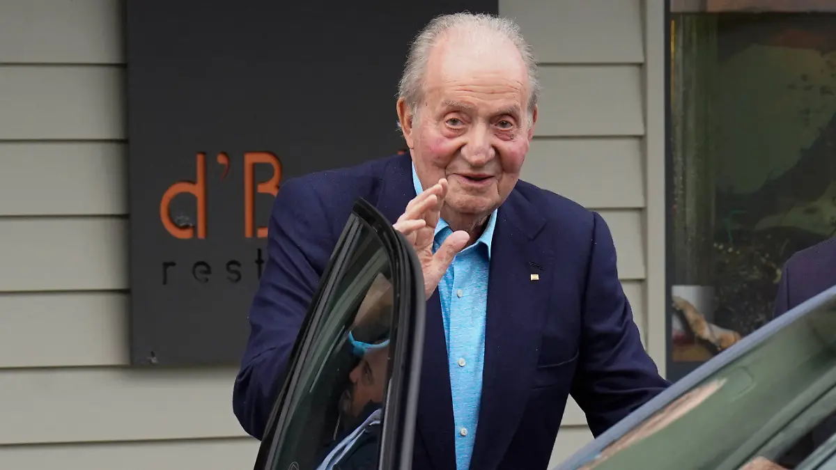 Entertainment Bilder des Tages  Don Juan Carlos Leaving Restaurant - Spain Don Juan Carlos leaves the restaurant d Berto where he shared lunch with friends n May 15, 2024, in Pontevedra, Galicia, Spain. Photo by Angel Diaz Brinas/Europa Press/ABACAPRESS.COM Pontevedra Galicia Spain PUBLICATIONxNOTxINxFRAxESPxUKxUSAxBELxPOL Copyright: xEuropaxPress/ABACAx