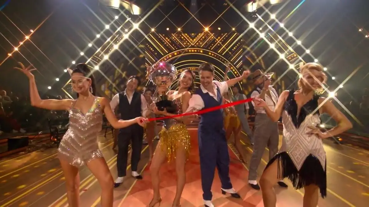 Hier zeigen die Profis den Promis schon mal, wie es geht Das „Let’s Dance“-Parkett 2026 ist eröffnet