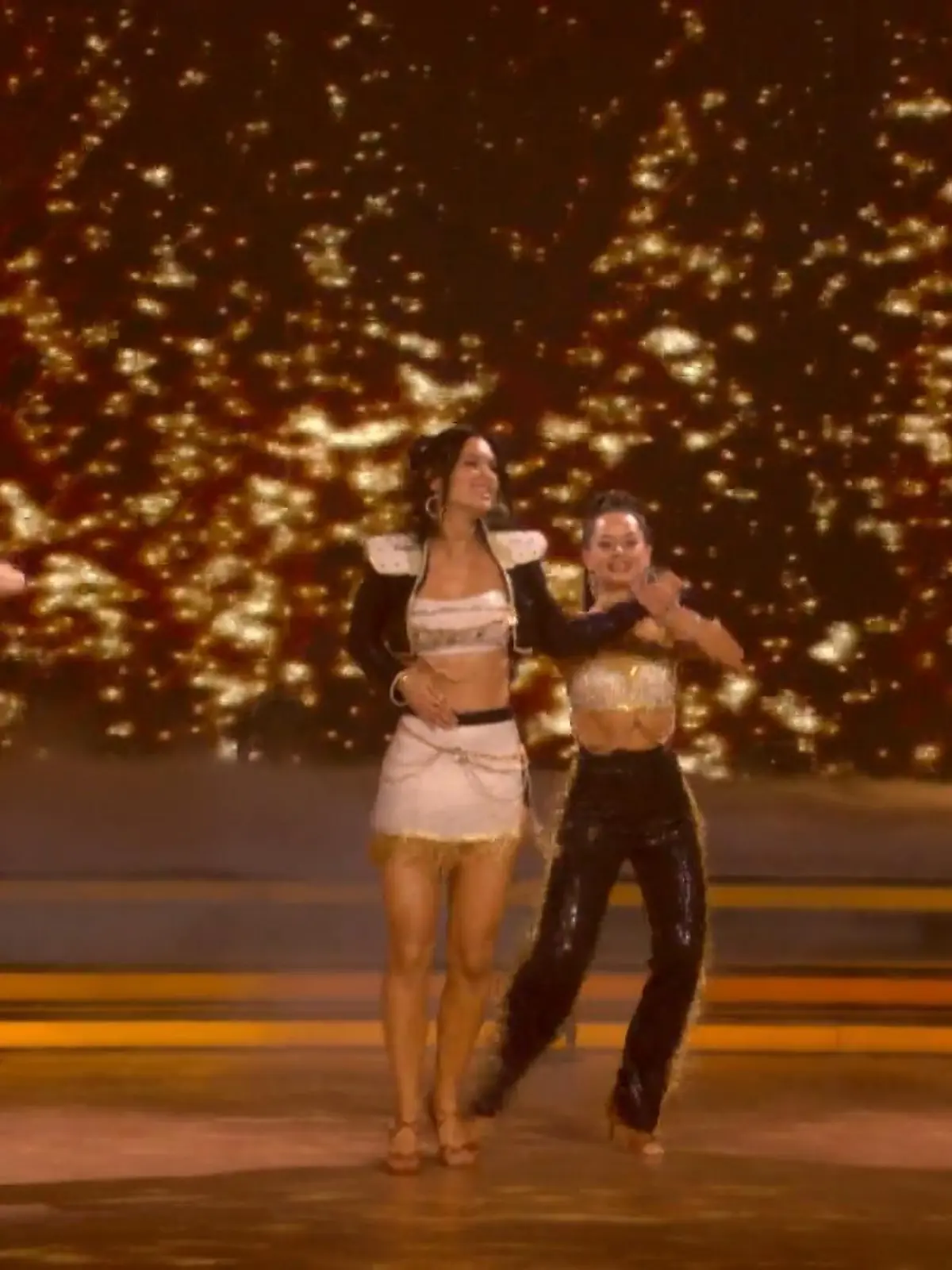 Bild zu: "Der goldene Cha Cha Cha von Vanessa, Nadja und Betty im Video!"