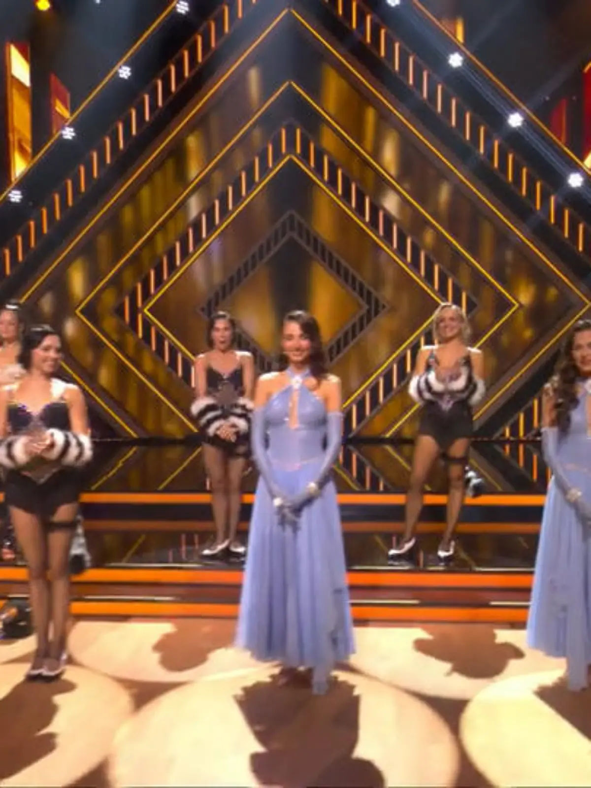 Bild zu: "Es wird spannend: Welche Paare finden sich?"