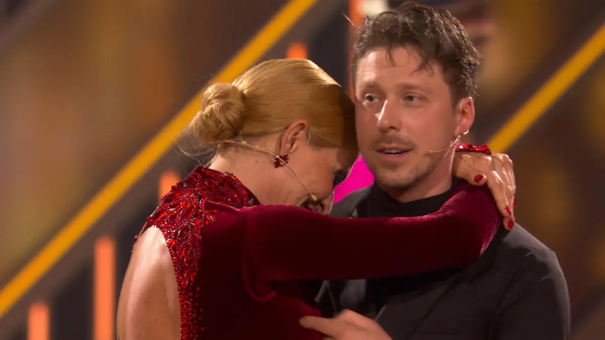 Sonya und Valentin: Das erste Paar matcht perfekt Große Freude