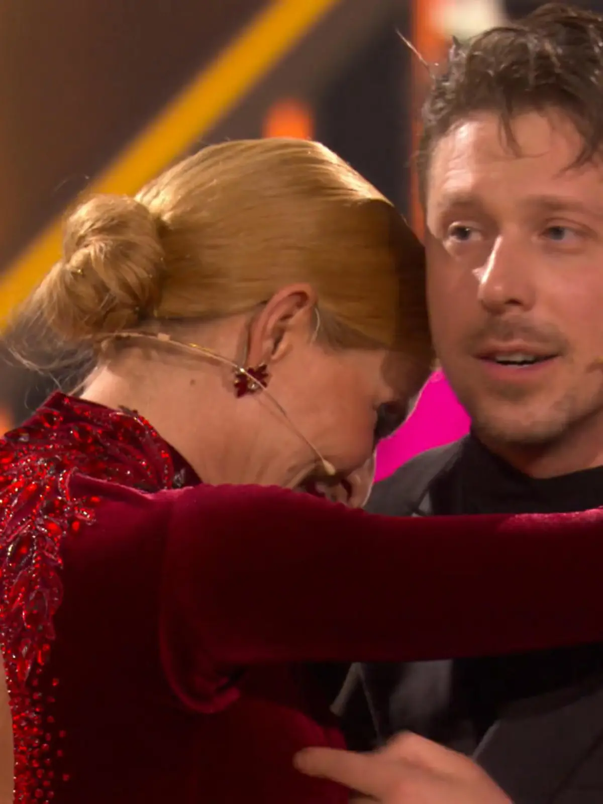 Bild zu: "Sonya und Valentin: Das erste Paar matcht perfekt"