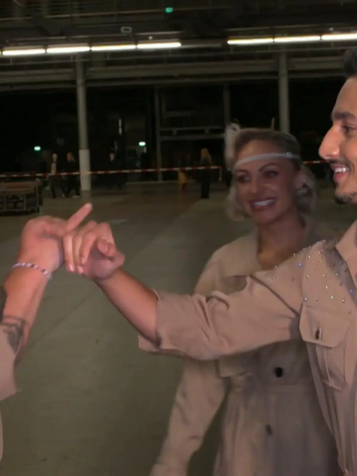 Bild zu: "Adrenalin pur! Das ist vor Showbeginn hinter den Kulissen los"