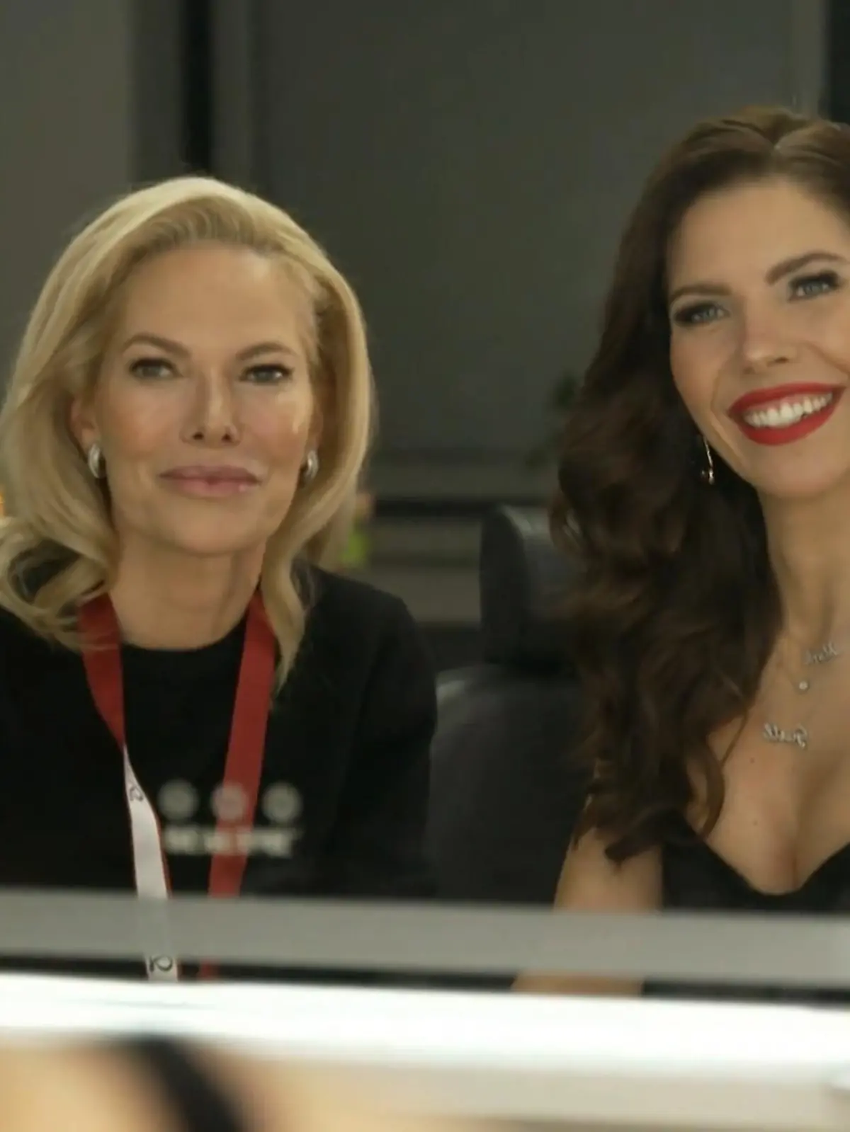 Bild zu: "Seltenes Mama-Tochter-Interview! Mit IHR kann Victoria Swarovski über alles reden"