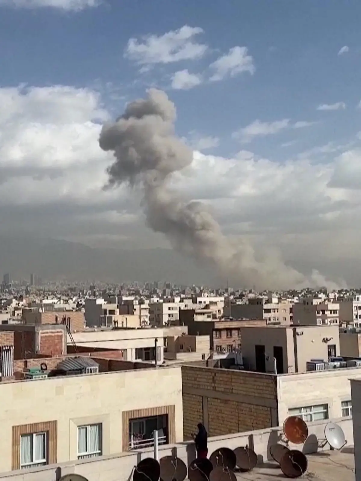 Bild zu: "Wieder Krieg in Nahost! USA und Israel greifen Iran an"