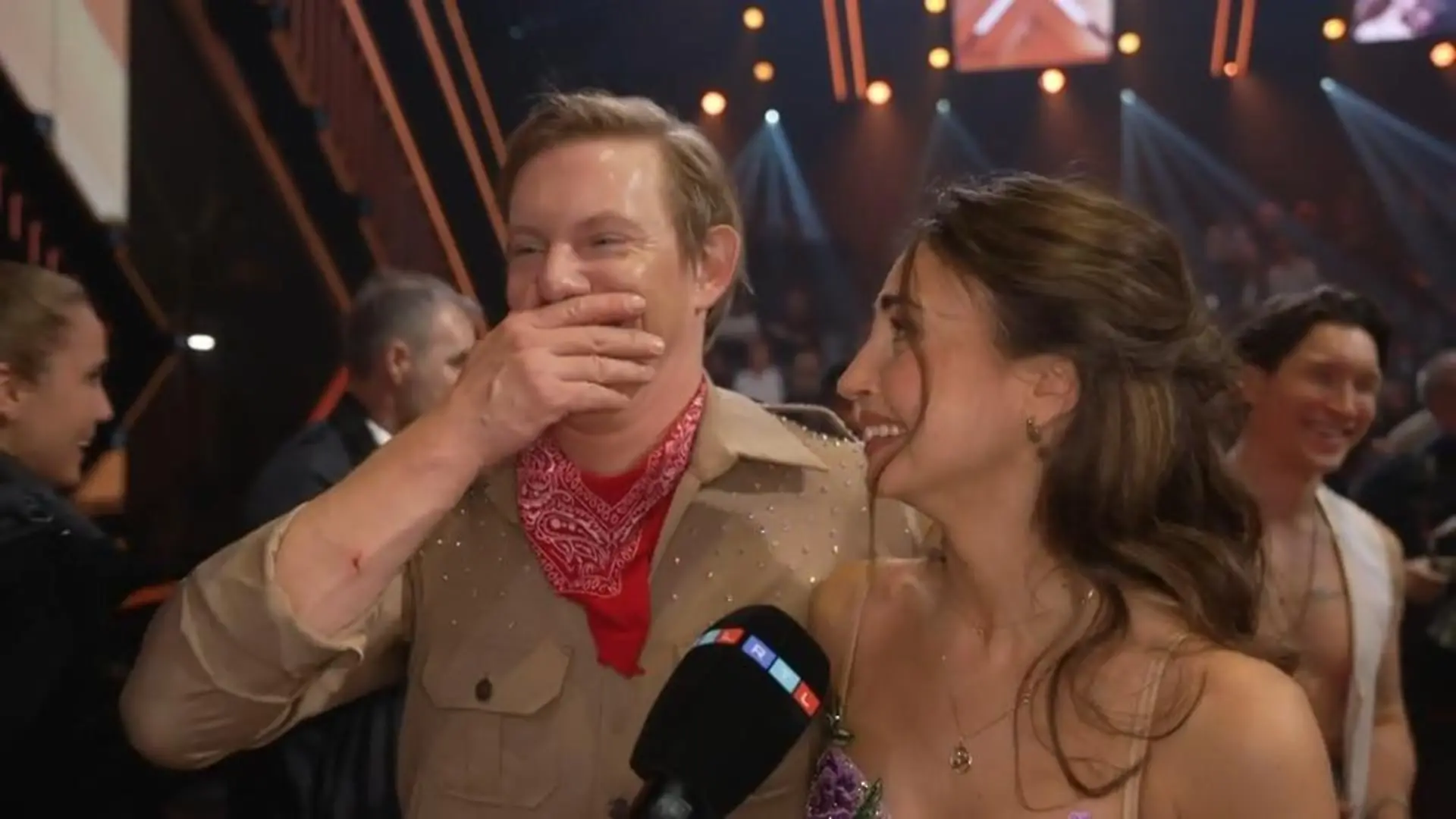 Ekaterina Leonova hat Mitleid mit Tanzpartner Simon Gosejohann - aus DIESEM Grund! Der „Let's Dance"-General ist bereit!