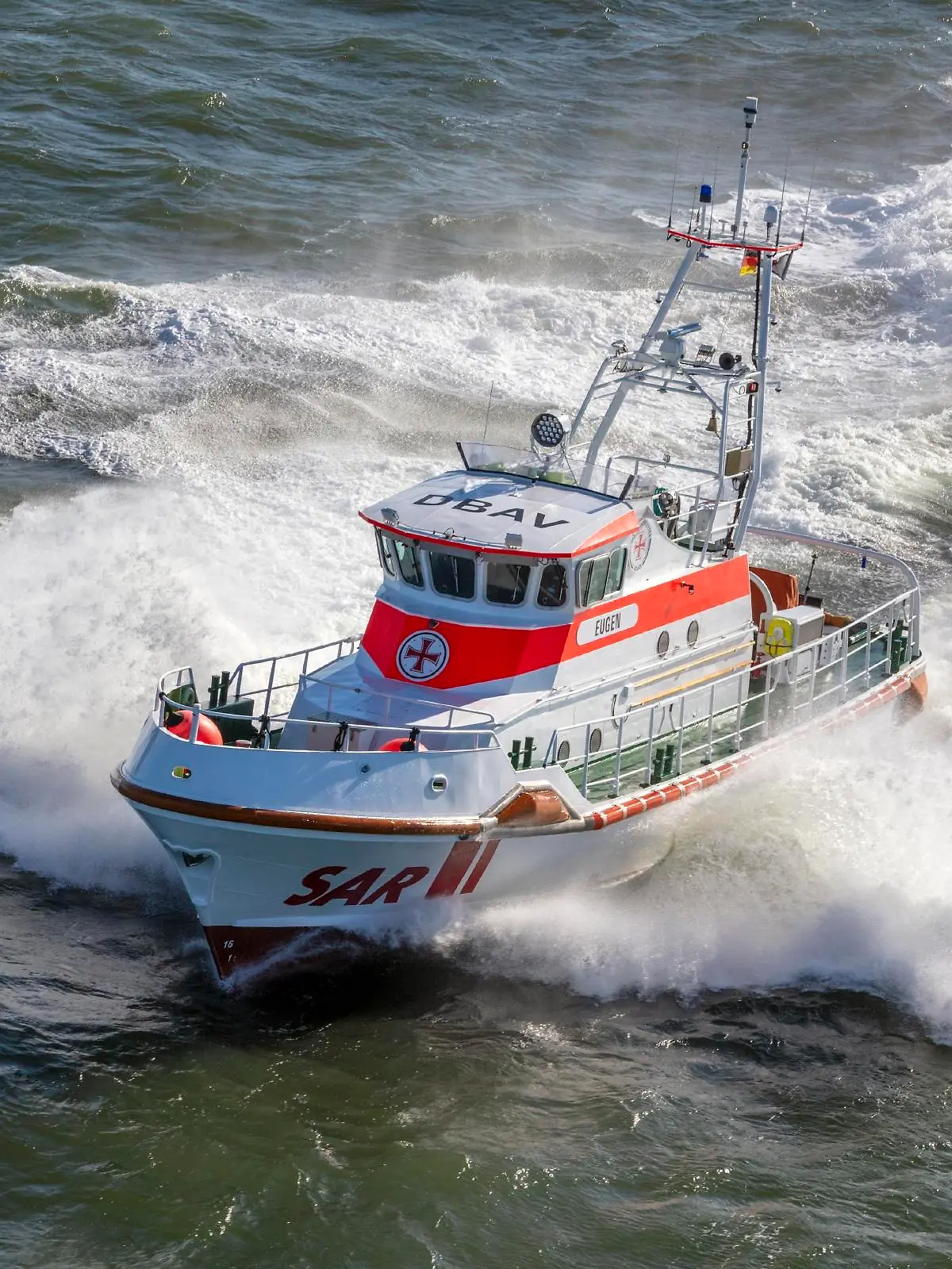 Der auf Norderney stationierte Seenotrettungskreuzer EUGEN der DGzRS war am Rettungseinsatz für ein abgestürztes Flugzeug südlich der Insel im Einsatz.