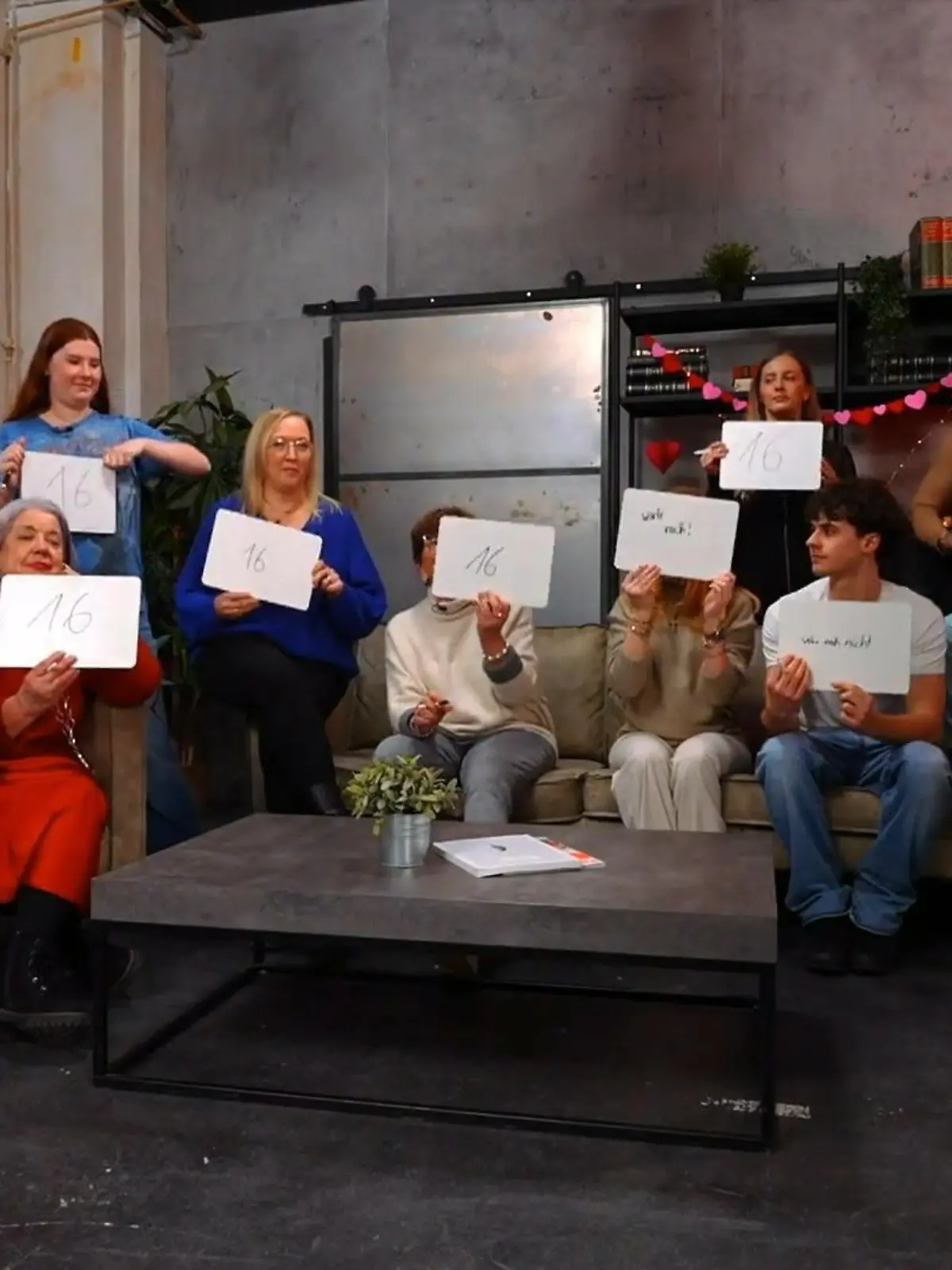 Bild zu: "Drei Generationen sprechen offen über ihr erstes Mal"