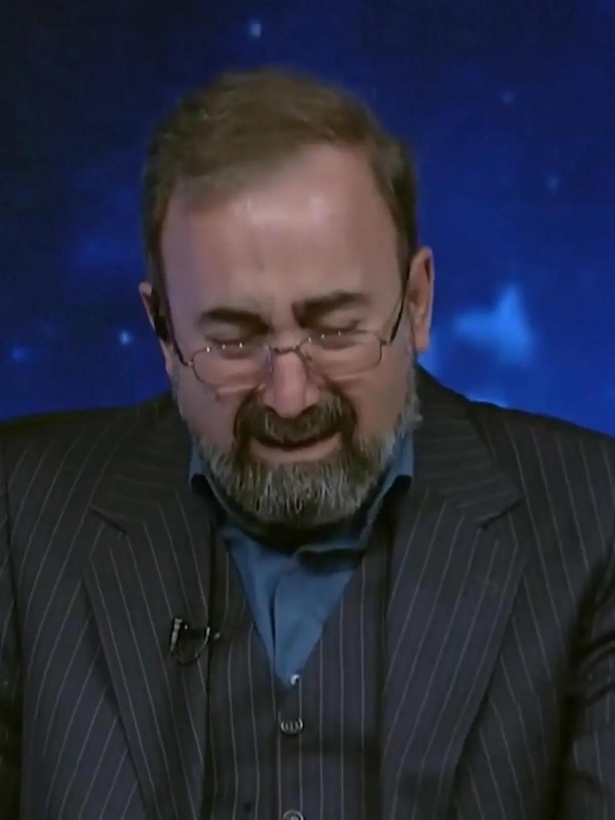 Bild zu: "Irans oberster Führer Chamenei ist tot! Moderator bricht im TV in Tränen aus"