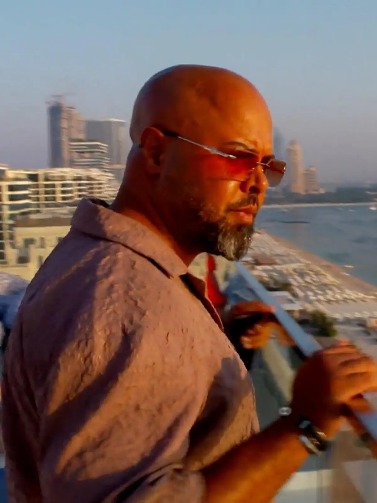 Bild zu: "Overground-Sänger Akay Kayed: „Und es knallt dann links und rechts”"