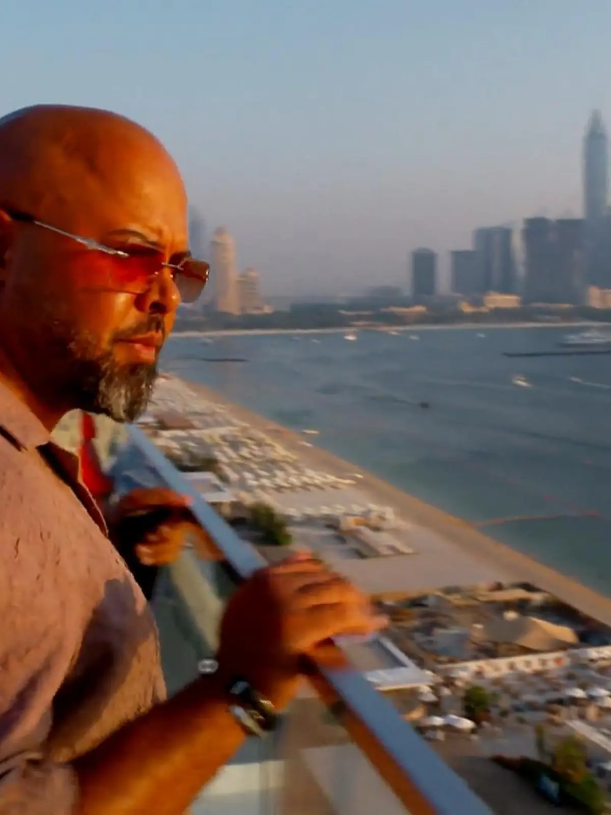 Bild zu: "Overground-Sänger Akay Kayed: „Und es knallt dann links und rechts”"