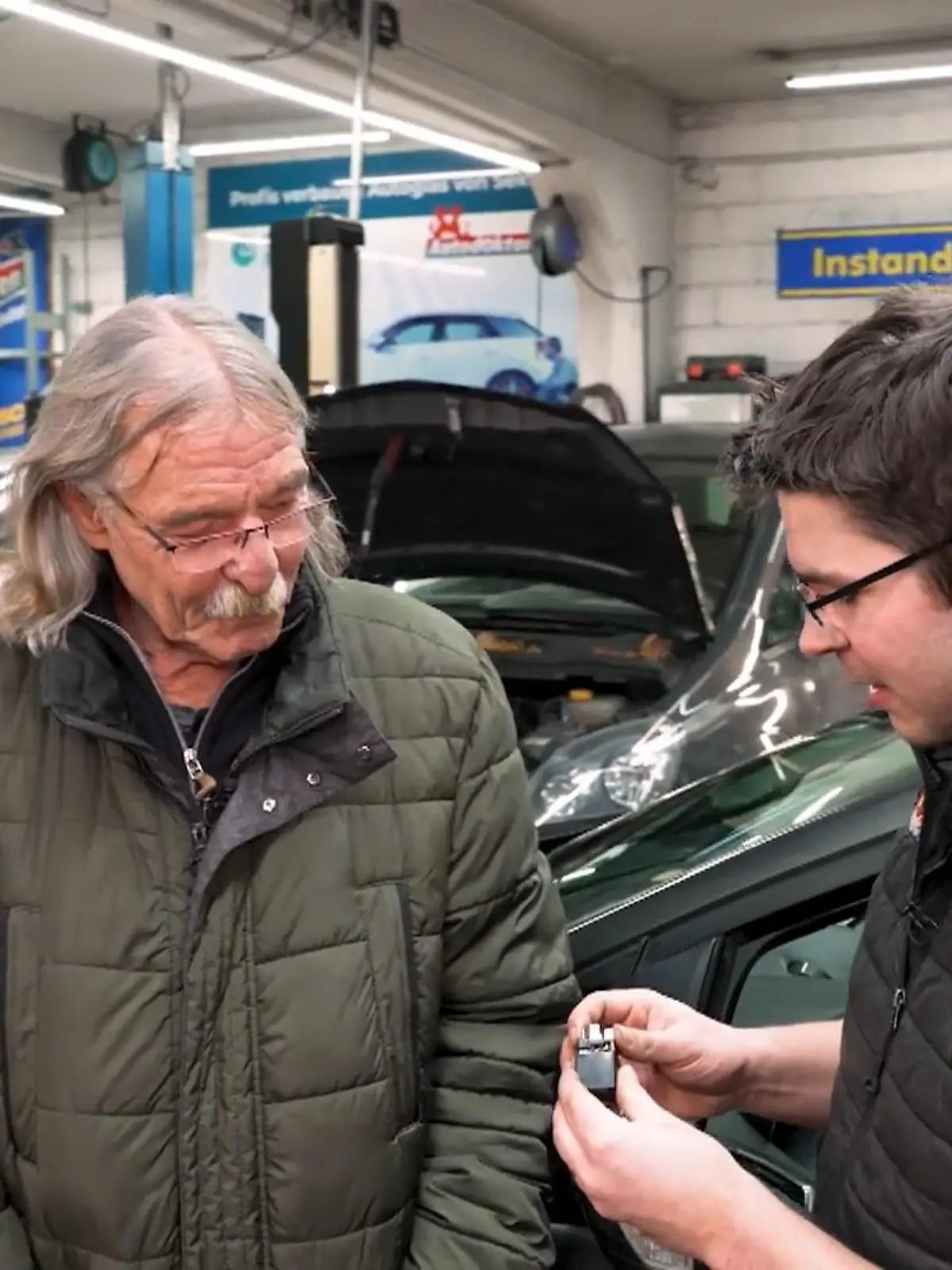 Bild zu: "Die Autodoktoren im Einsatz"