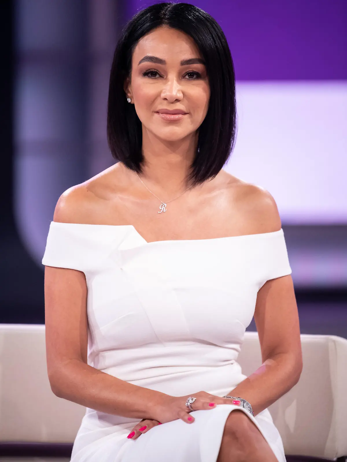 29.09.2020, Bayern, Unterföhring: Verona Pooth, Moderatorin, blickt in einem Studio des Fernsehsenders Sky in die Kamera. Pooth wird neues Werbegesicht des Senders. Foto: Matthias Balk/dpa +++ dpa-Bildfunk +++