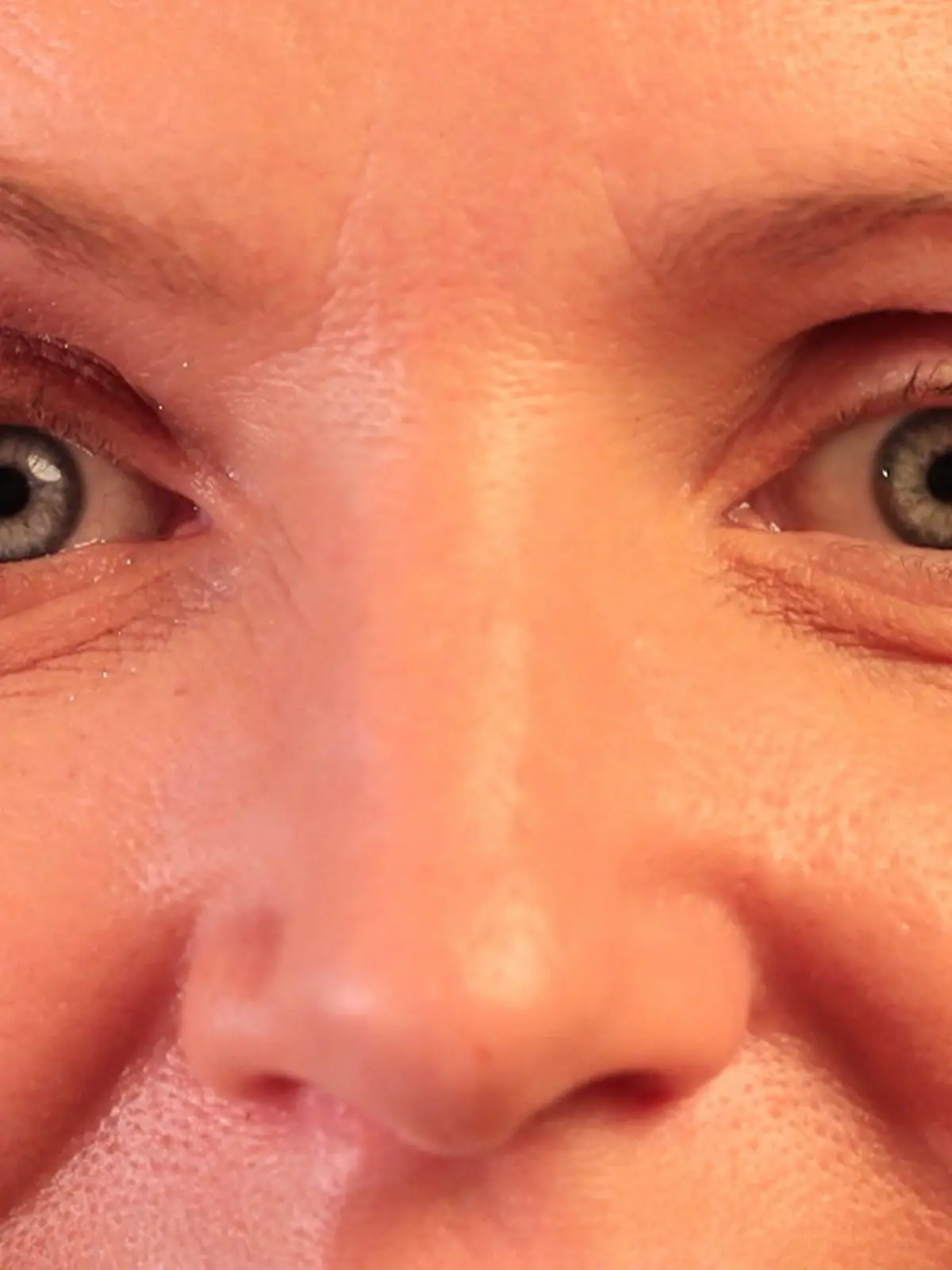 Bild zu: "Welche Farbe lässt meine Augen strahlen?"