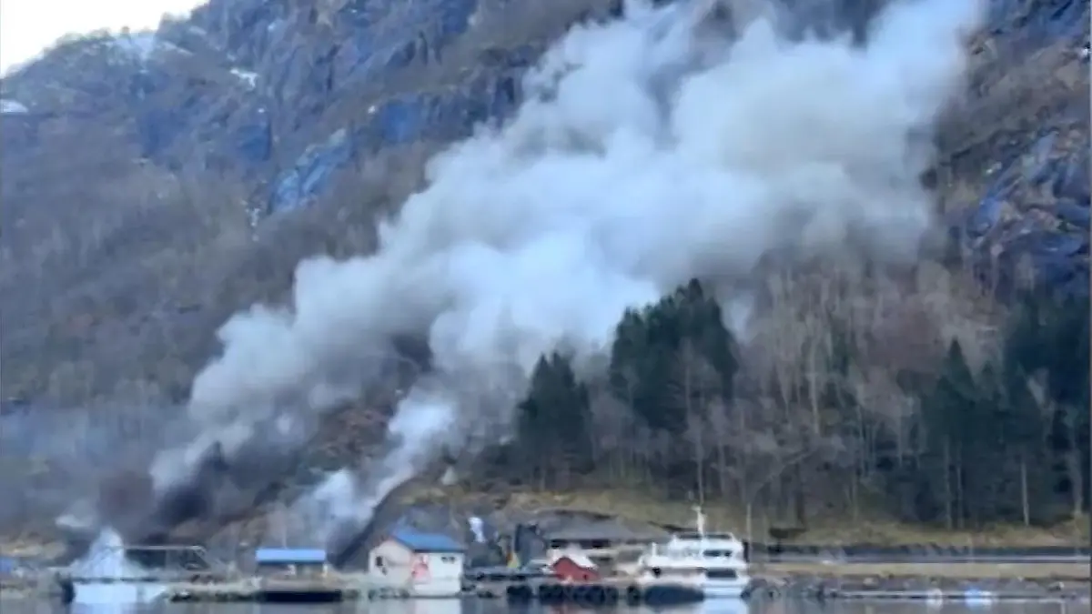 Tonnenweise Gestein! Gewaltige Felslawine donnert auf Gebäude zu Direkt an der E134 in Norwegen