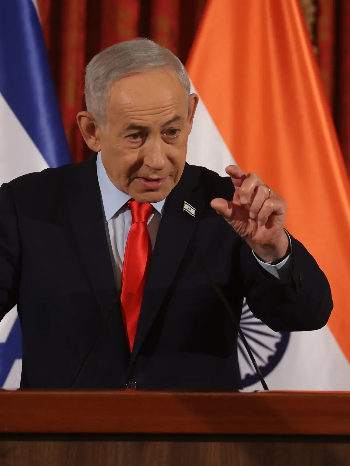 Israels Ministerpräsident Benjamin Netanjahu spricht während einer Pressekonferenz mit seinem indischen Amtskollegen Modi. +++ dpa-Bildfunk +++