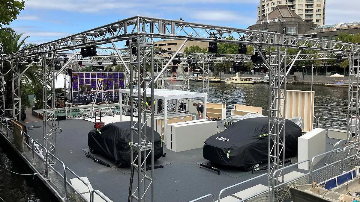 Noch gibt's nicht viel zu sehen auf dem Fan-Hauptquartier von Audi.