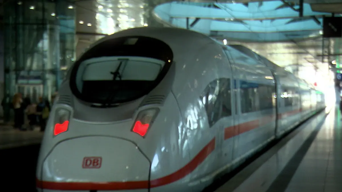 Nur jeder zweite Zug pünktlich! DAS läuft schief bei der Deutschen Bahn Reise ins Problem-Netz