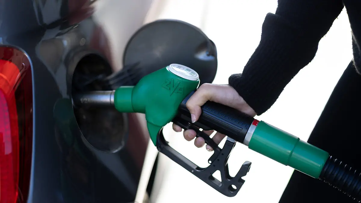 Prix de l essence, une forte hausse redoutee dans les stations-services, afflux de conducteur pour faire le plein, Promenade des Anglais. Nice, FRANCE - 02/03/2026//SYSPEO_sysA011/Credit:Syspeo/SIPA/2603022326