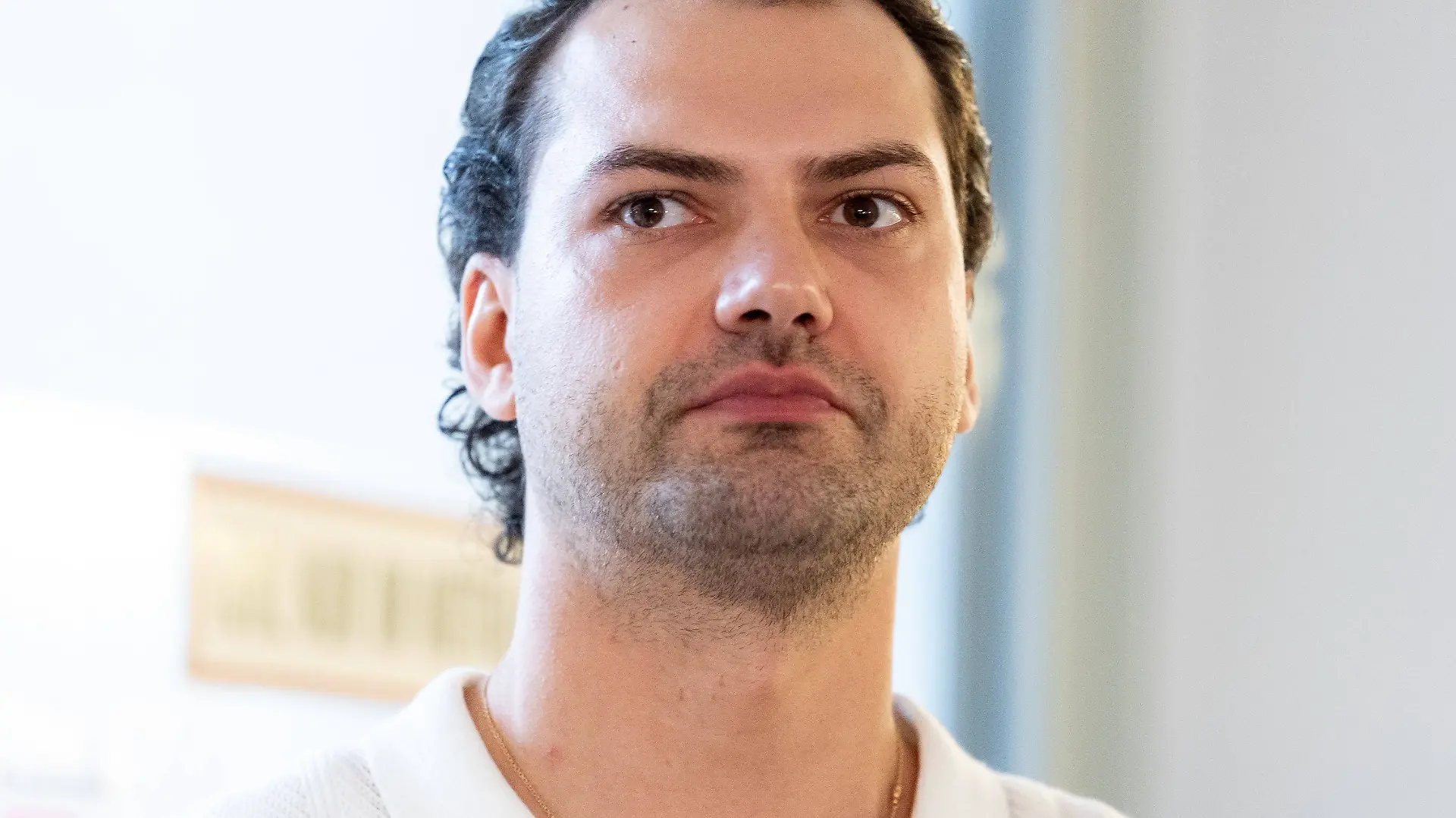 Wegen einer zunächst nicht bezahlten Rechnung über 1.900 Euro für Essen und Getränke muss Jimi Blue Ochsenknecht eine Geldstrafe zahlen (Archivbild).