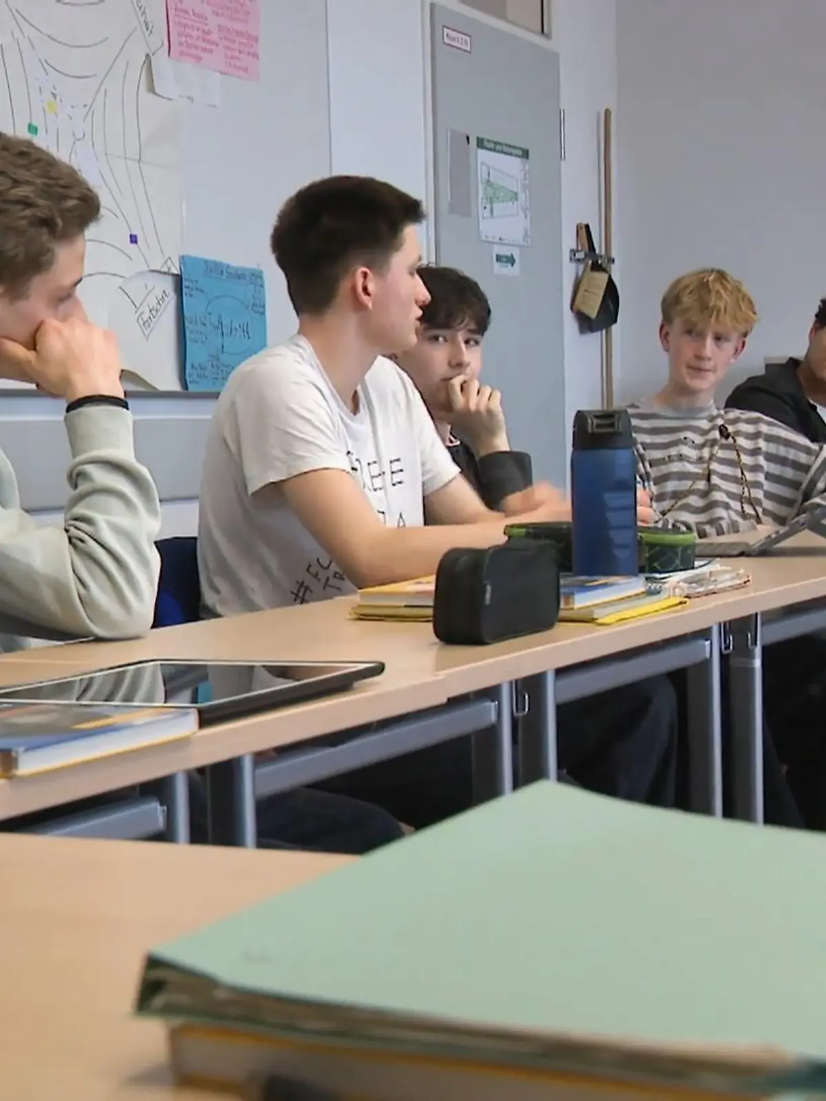 Bild zu: "Ohne Politik-Unterricht zum Abitur? Das sagen Schüler"