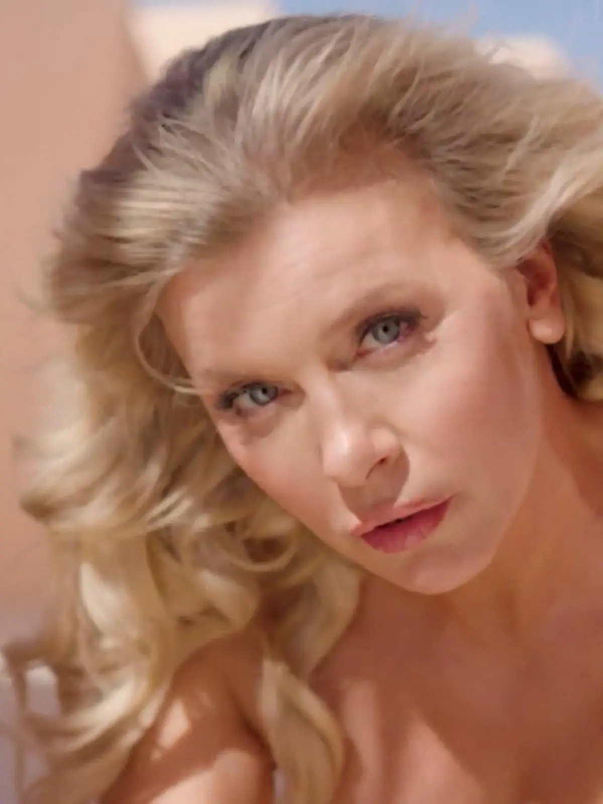 Bild zu: "Heiße Playboy-Fotos! Deutscher TV-Star zeigt sich völlig nackt"