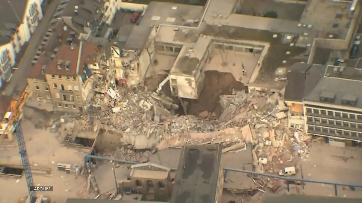 Jahrestag des Archiveinsturzes Gedenken an der Unglücksstelle