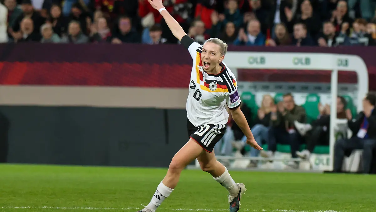 Dresden, Deutschland 03. März 2026: Länderspiel für Frauen WM-Qualifikation - Deutschland Frauen vs. Slowenien Frauen Im Bild: Torschützin Elisa Senß / Senss Deutschland macht das Tor zum 2:0 für Deutschland und jubelt *** Dresden, Germany 03 March 2026 International match for Womens World Cup Qualification Germany Women vs Slovenia Women In the picture goal scorer Elisa Senß Senss Germany scores the goal to 2 0 for Germany and cheers Copyright: HMBxMedia/MadeleinexFantini