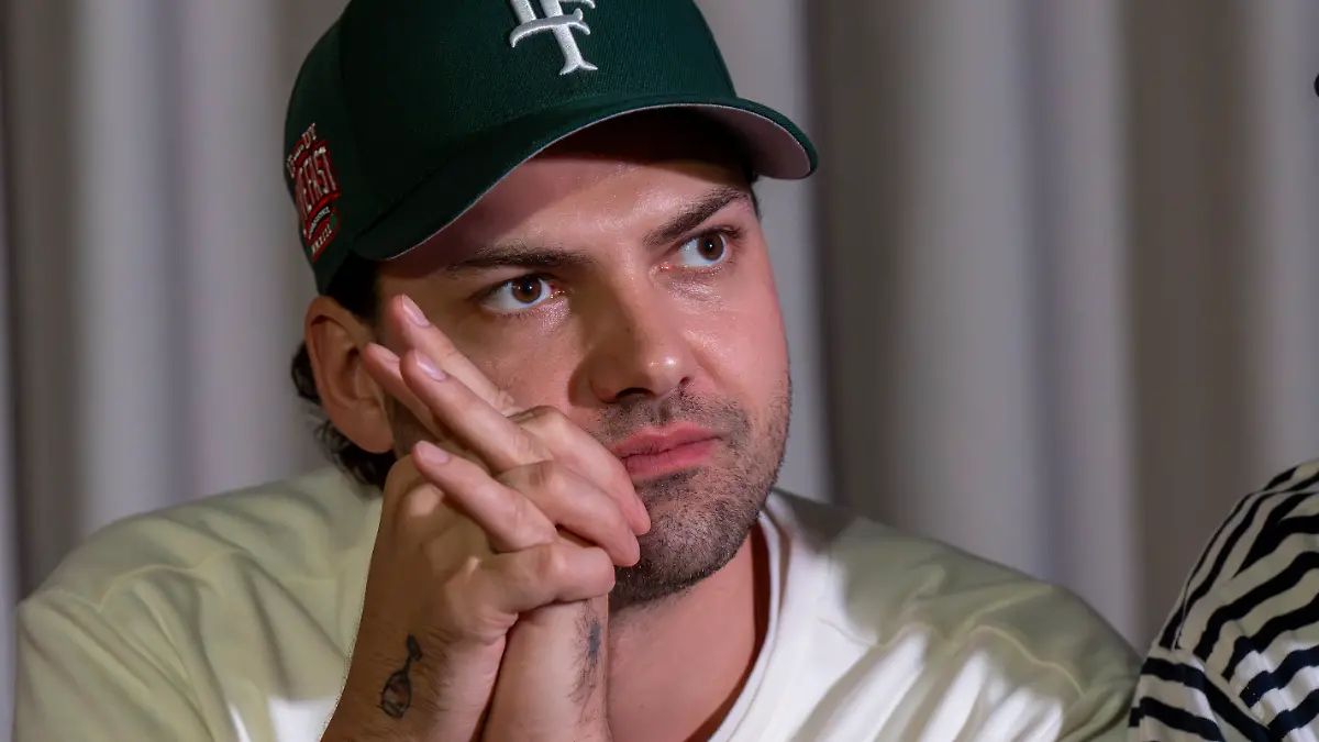 Jimi Blue Ochsenknecht während eines Interviews mit der Deutschen Presse Agentur (dpa) im Rahmen der Doku-Soap «Diese Ochsenknechts» beim Fernsehsender SKY. Schauspieler Jimi Blue Ochsenknecht ist nach seiner Trennung von Yeliz Koç eigenen Angaben zufolge im Berliner Partyleben versunken. (zu dpa: «Jimi Blue Ochsenknecht: Habe mich jeden Tag abgeschossen») +++ dpa-Bildfunk +++