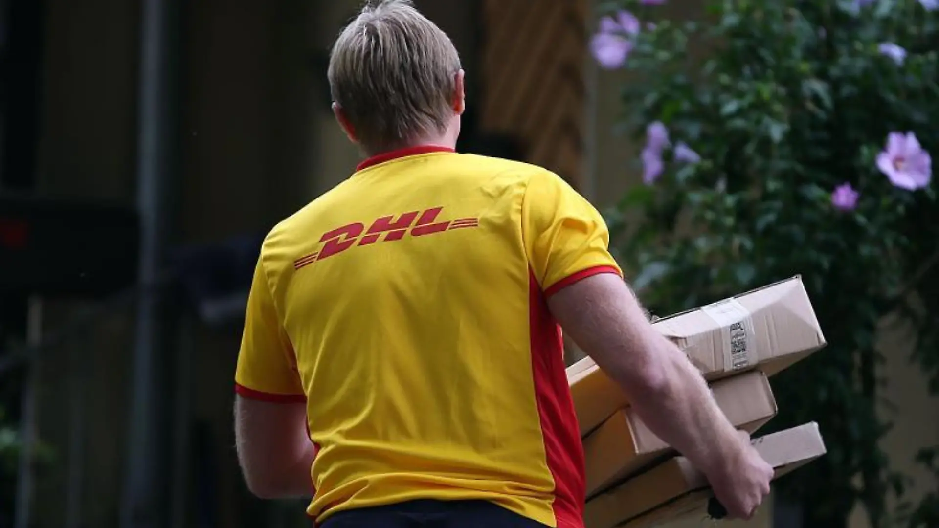 Paketzustellung Deutsche Post DHL