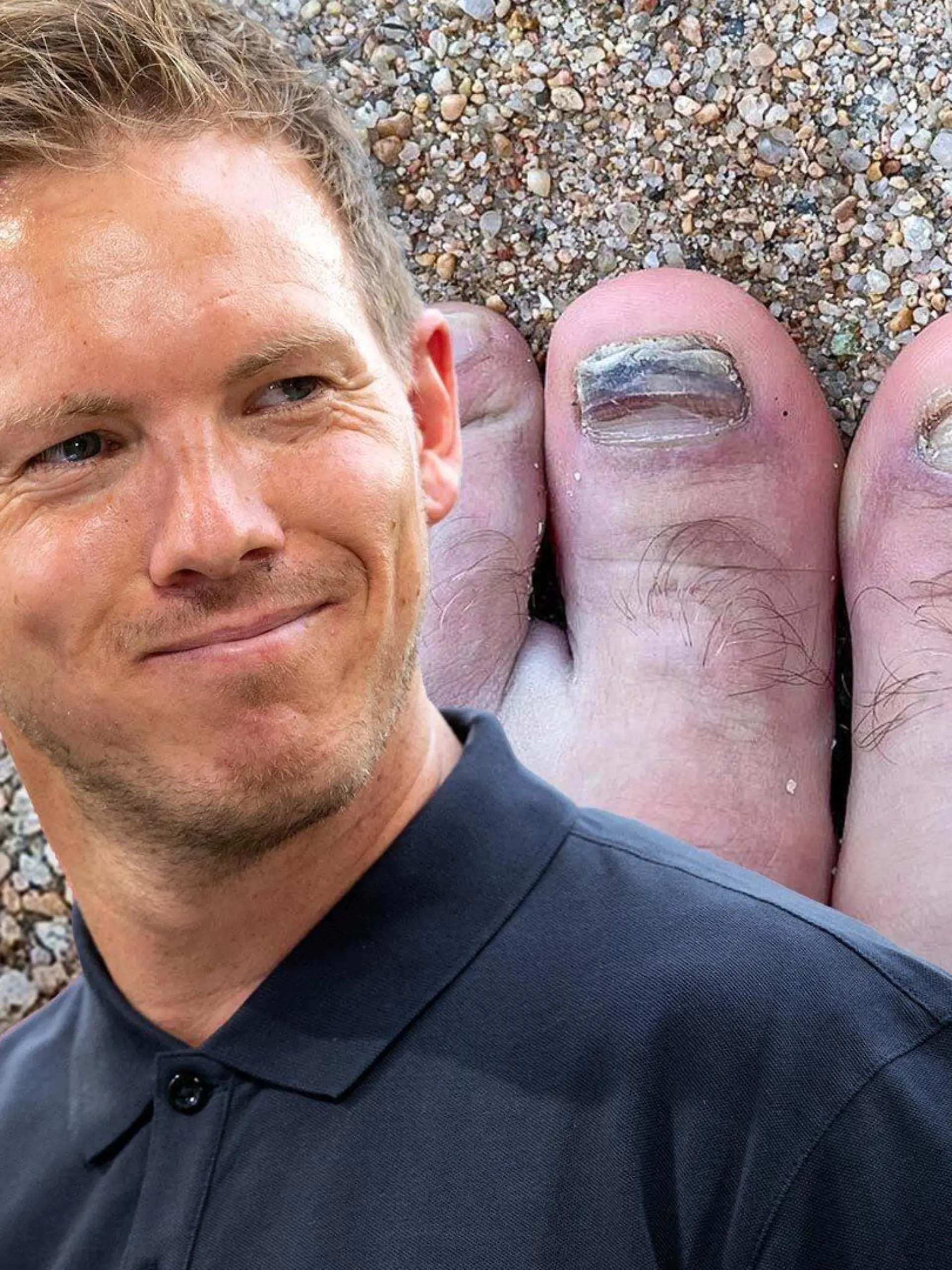 Julian Nagelsann und die Füße von Thomas Müller.