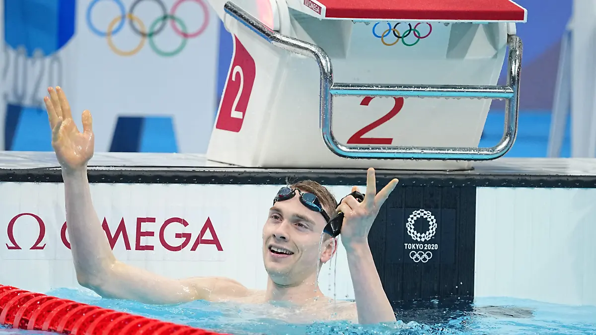 24.07.2021, Japan, Tokio: Schwimmen: Olympia, Vorläufe: 400 m Freistil, Männer. Henning Mühlleitner aus Deutschland gestikuliert nach dem Schwimmen. Foto: Michael Kappeler/dpa +++ dpa-Bildfunk +++
