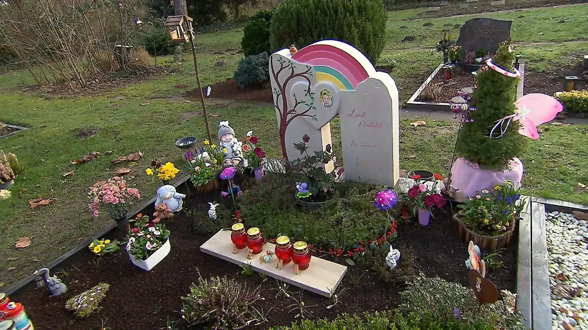 Eltern von Leni (†3) wollen Kindern helfen Charity-Kinderkleidermarkt