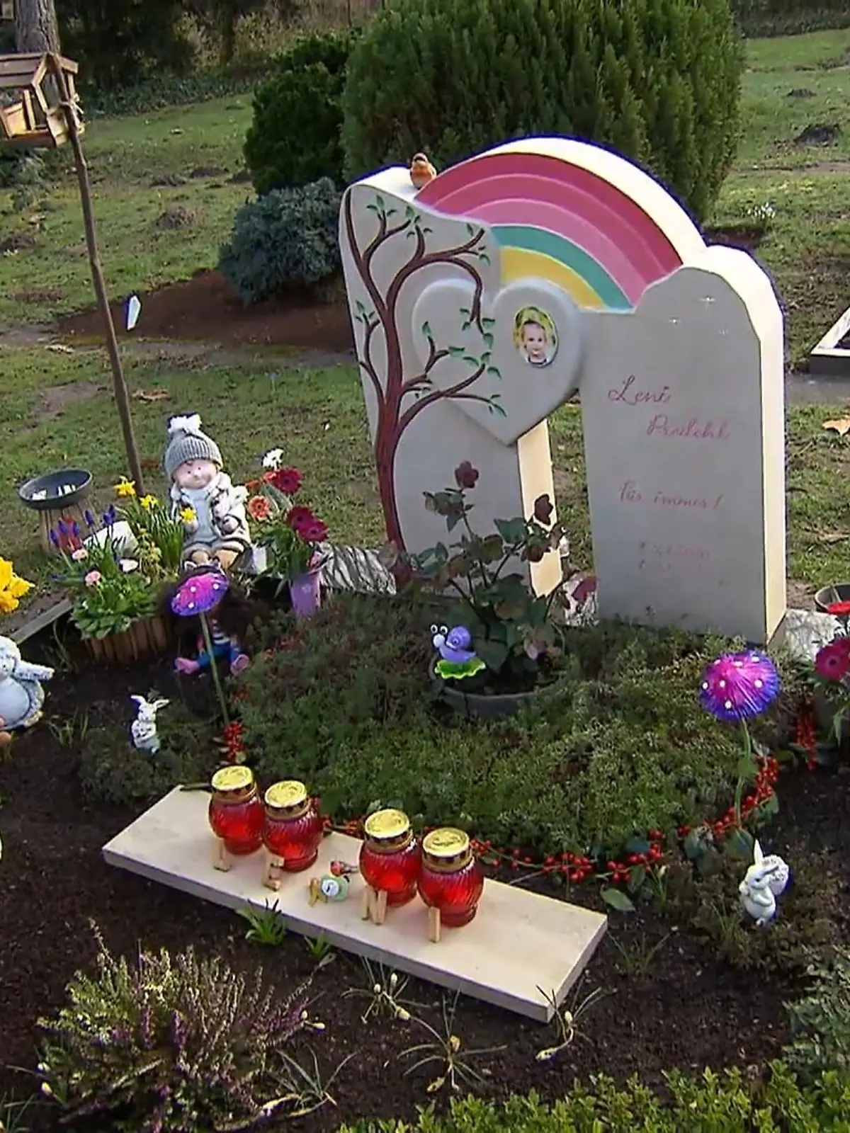 Bild zu: "Eltern von Leni (†3) wollen Kindern helfen"