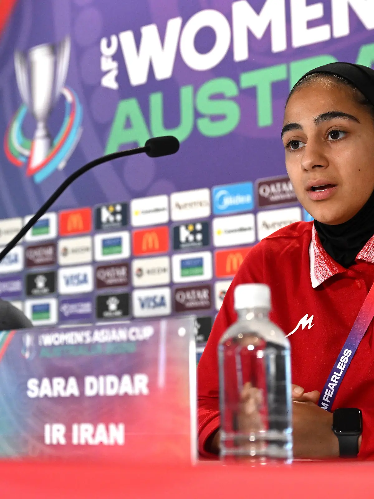SOCCER IRAN press conference, PK, Pressekonferenz Iran coach Marziyeh Jafari left looks on to player Sara Didar during a Women s Asian Cup press conference at the Gold Coast Stadium on the Gold Coast, Wednesday, March 4, 2026  NO ARCHIVING Gold Coast Queensland Australia PUBLICATIONxNOTxINxAUSxNZLxPNGxFIJxVANxSOLxTGA Copyright: xDavexHuntx 20260304150922161383
