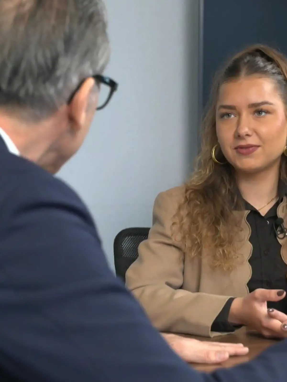 Bild zu: "Alishas mutiger Weg zum Traumjob"