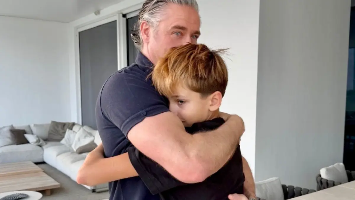 Verona Pooth kann aufatmen: Ihr Mann Franjo hat es zu ihrem Sohn Rocco nach Dubai geschafft.