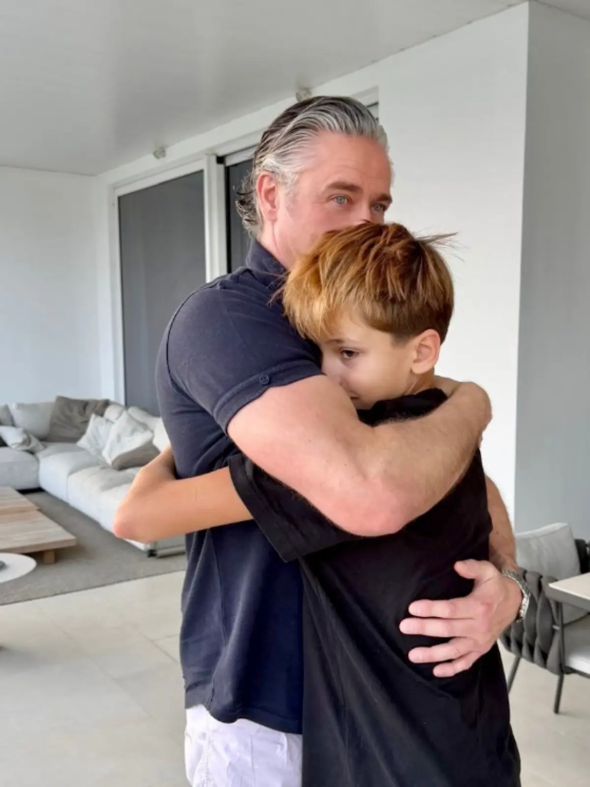 Bild zu: "Franjo schließt Sohn Rocco in die Arme! Mama Verona atmet auf"