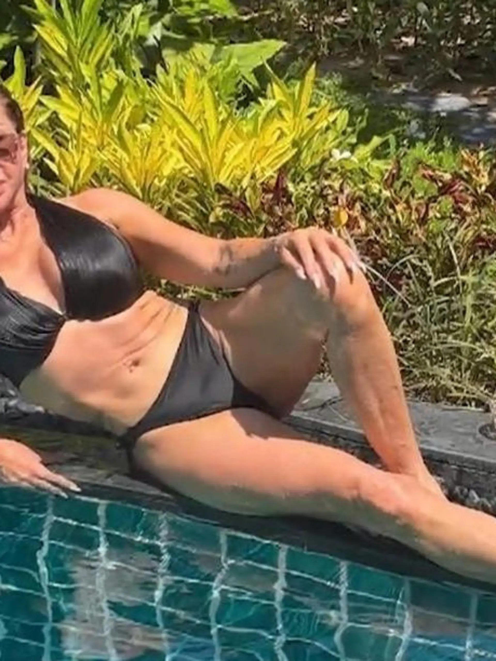 Bild zu: "BeGEISSterung bei den Fans! Carmen räkelt sich sexy im Bikini"