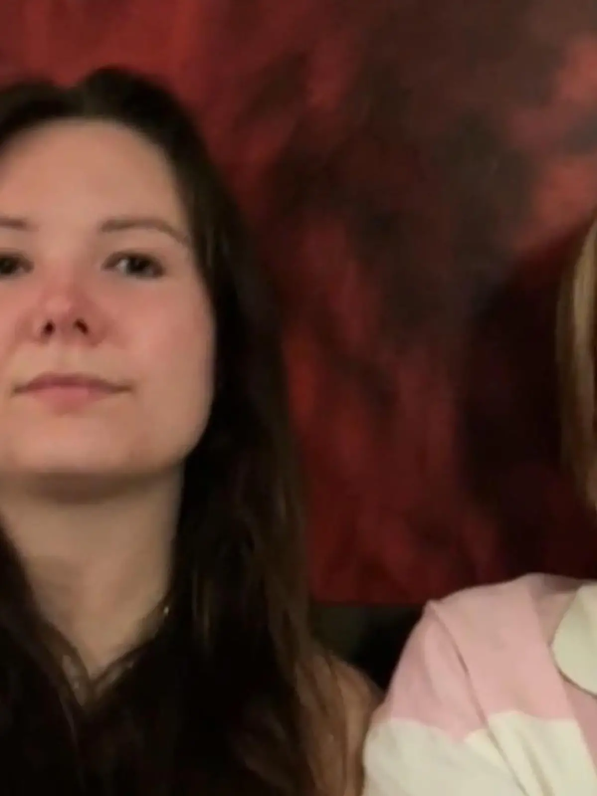 Bild zu: "Roja und Freundin Lara schaffen es endlich aus der Doha-Hölle"